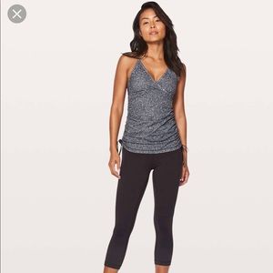 Lululemon - Light support tank